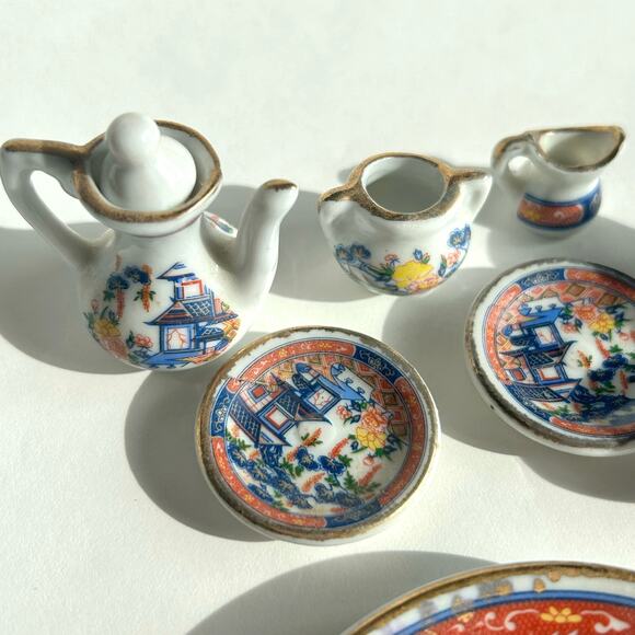 Tiny Miniature Asian Tea Set Dollhouse Size Teacups Saucers Teapot Porcelain - Picture 5 of 8
